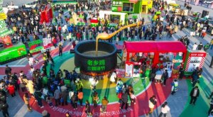 凤凰传奇、五条人等众多明星齐聚！江淮钇为温情助力老乡鸡鸡汤音乐节