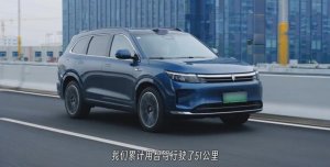 问界新M7上海城区智驾实测，全程0接管智驾领先同级